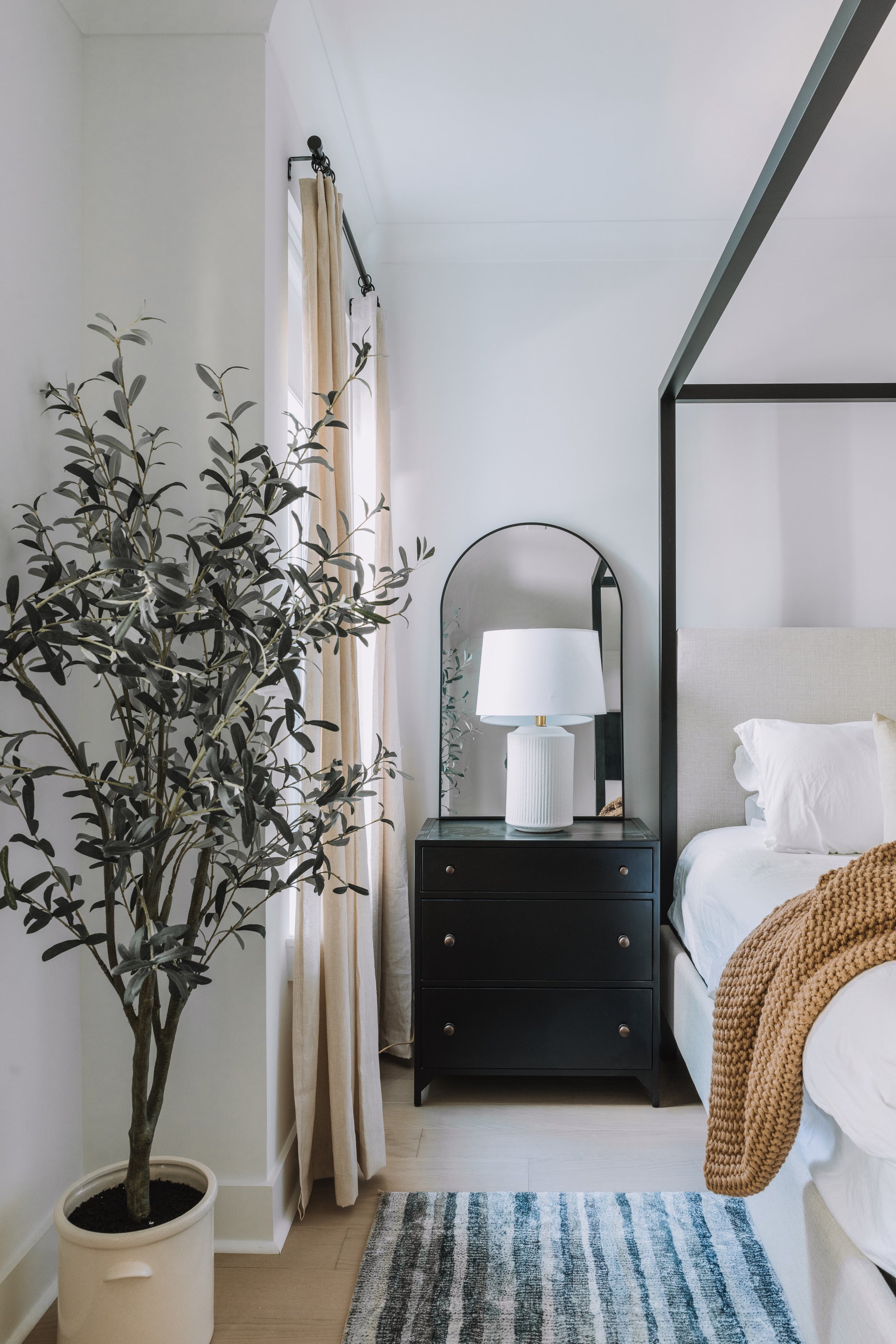 Elevate Your Bedroom: Choosing the Perfect Nightstand